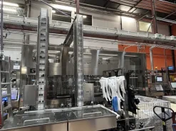 LC553 Linea di imbott. usata spumante e vino fermo 4000