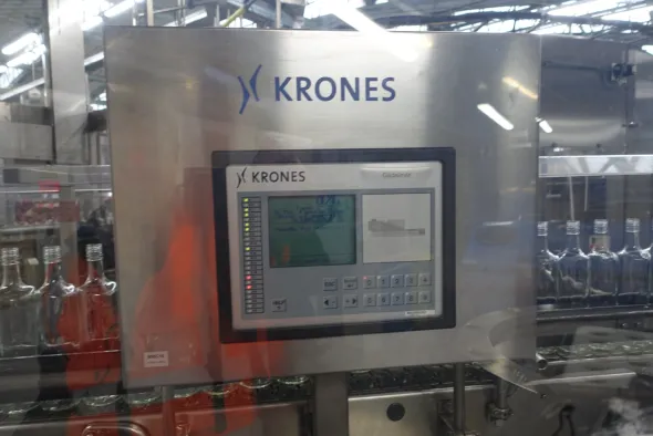 LC632 Linea di riemp. distillati in vetro usataKRONES