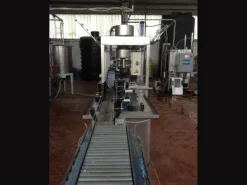 LC565 Linea di riempimento usata per acua - PET 5L
