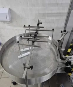 Linea di riempimento e tappatura bottigliea 2000 ml