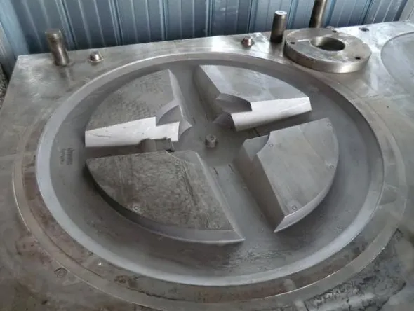 1#4306 Linea di stampi per la produzione di tavolini ribaltabili quadrati e rotondi