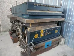 1#4306 Linea di stampi per la produzione di tavolini ribaltabili quadrati e rotondi