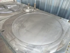 1#4306 Linea di stampi per la produzione di tavolini ribaltabili quadrati e rotondi