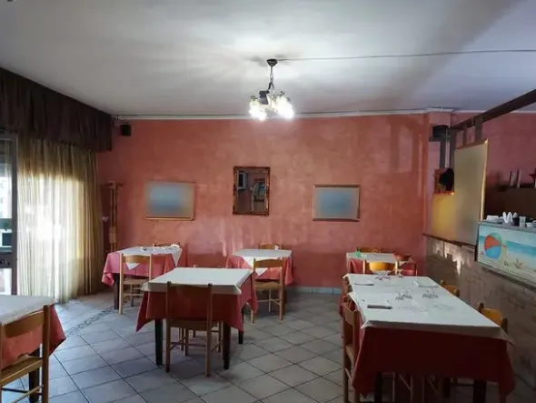 #11746 Locale adibito a trattoria al piano terra