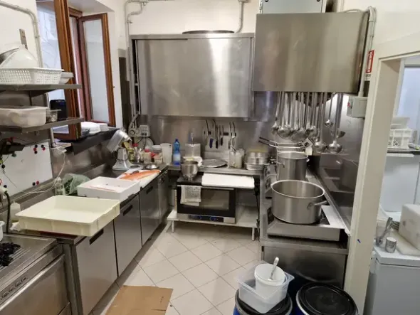 #18289 Locale commerciale adibito a ristorazione