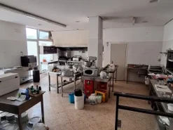 #25353 Locale Commerciale Cat. C/1 176mq con area esterna