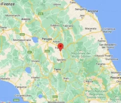 #22548 Locale commerciale con due garage