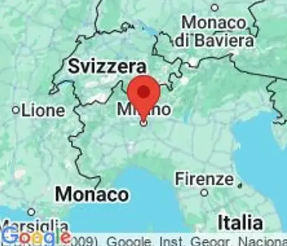 #24530 Locale commerciale con magazzino in zona centrale