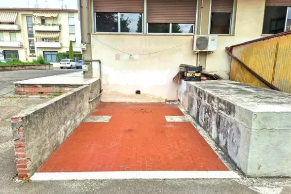 #2536872 Locale commerciale con posto auto scoperto