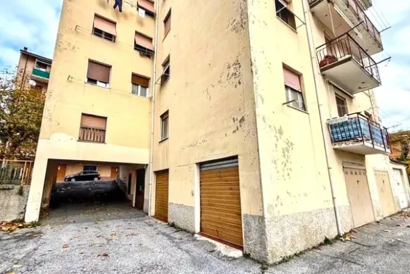#2537563 Locale commerciale e deposito in condominio