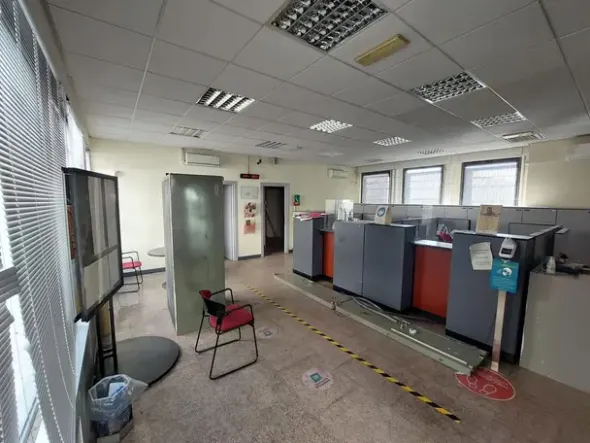 #25932 Locale commerciale ex banca