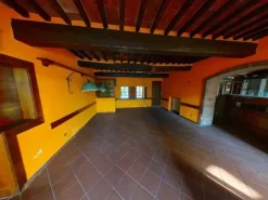 #24699 Locale commerciale "ex pizzeria" con giardino interno