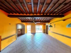 #24699 Locale commerciale