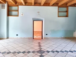 #23550 Locale commerciale ex ristorante con parcheggio e area esterna