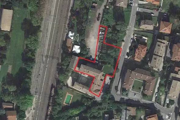 #23550 Locale commerciale ex ristorante con parcheggio e area esterna