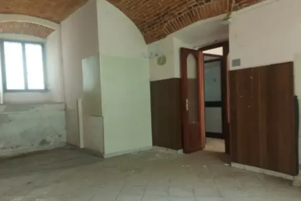 #2536282 Locale commerciale ex ristorante con area esterna privata