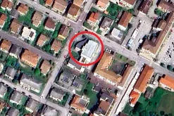 #24650 Locale commerciale in edificio polifunzionale