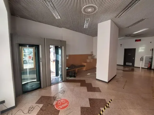 #25899 Locale commerciale in zona semicentrale