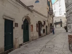 #23966 Locale commerciale nei Rioni Sassi a Matera