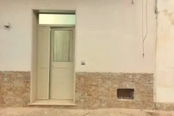 #2638511 Locale commerciale piano terra in centro