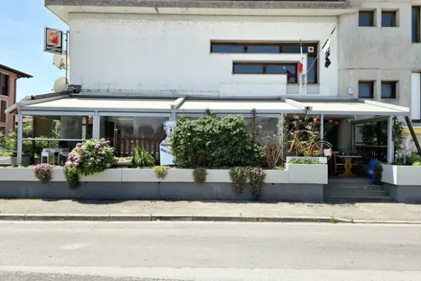 #23880 Locale commerciale su più piani