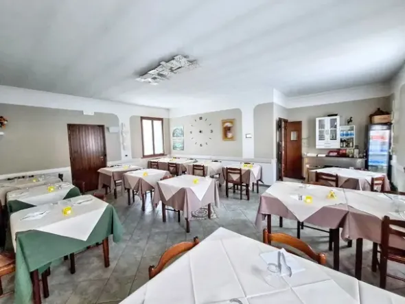 #2536134 Locale commerciale uso bar-trattoria con unità in corso di definizione