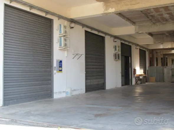 LOCALE DEPOSITO AL CENTRO DI FORMIA