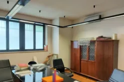 #19112 Locale direzionale con parcheggio esclusivo
