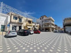 #2519012 Locale uffici disposto su due piani