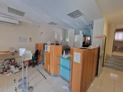 #2519012 Locale uffici disposto su due piani