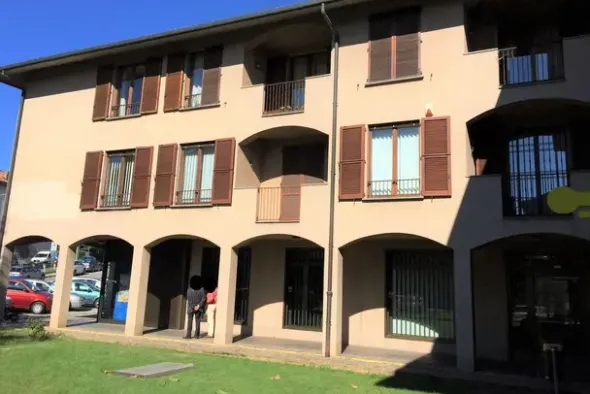 #19666 Locali adibiti ad istituto di credito