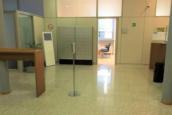 #19665 Locali adibiti ad istituto di credito