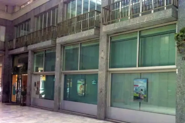 #19678 Locali adibiti ad istituto di credito