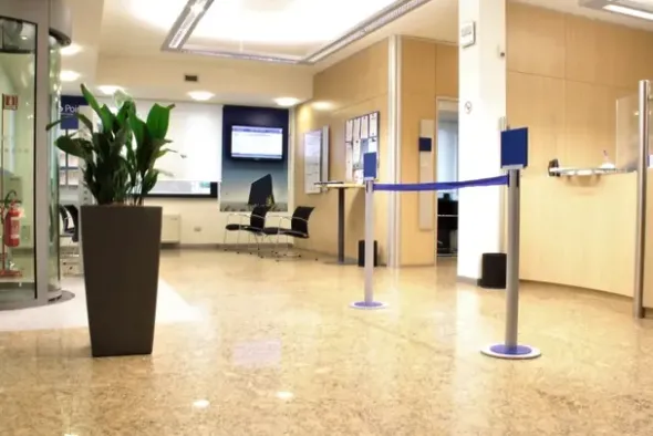 #19646 Locali adibiti ad istituto di credito