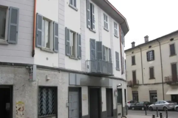 #19653 Locali adibiti ad istituto di credito
