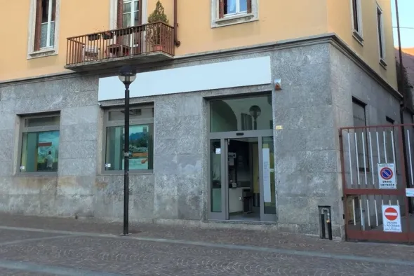 #19663 Locali adibiti ad istituto di credito