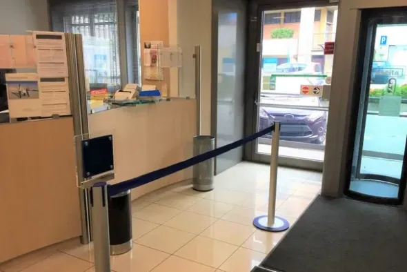 #19671 Locali adibiti ad istituto di credito