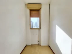#20145 Locali commerciali in complesso condominiale