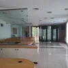 #2536106 Locali di un ex istituto bancario con corte
