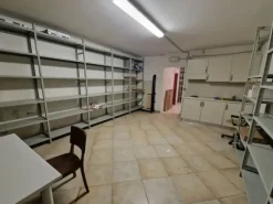 #2532013 Locali ex istituto bancario con corte esclusiva