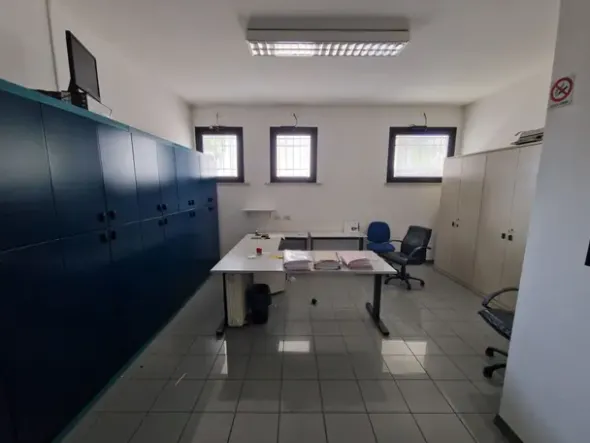 #2532013 Locali ex istituto bancario con corte esclusiva