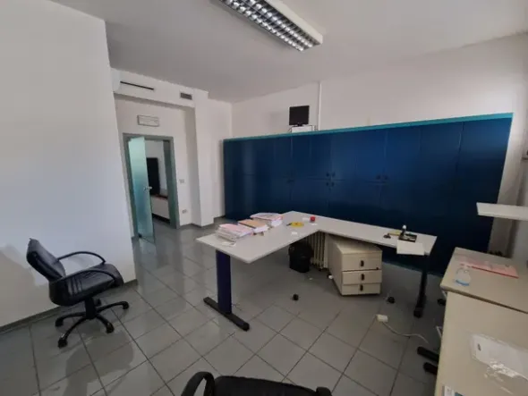 #2532013 Locali ex istituto bancario con corte esclusiva
