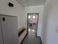 #2532013 Locali ex istituto bancario con corte esclusiva