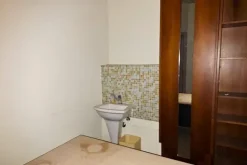 #23503 Locali per centro estetico e medico con corte
