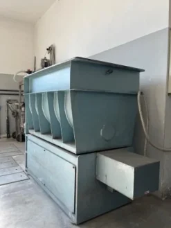LUCIDATRICE LEVIGATRICE A VIBRAZIONI