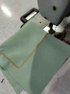 Macchina da cucire a zig zag