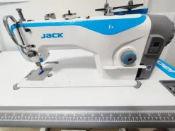 macchina da cucire Jack modello F4