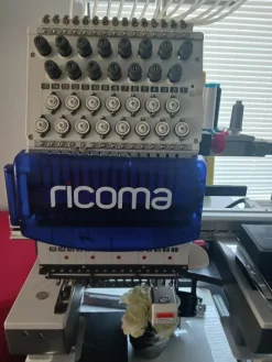 Macchina da ricamo mono testa 15 aghi 1000 RPM