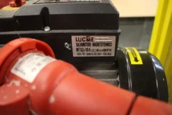 1#5518 Macchina da stampa automatica e risme di carta
