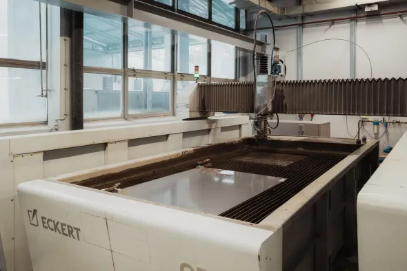 Macchina da taglio a getto d’acqua CNC ECKERT
